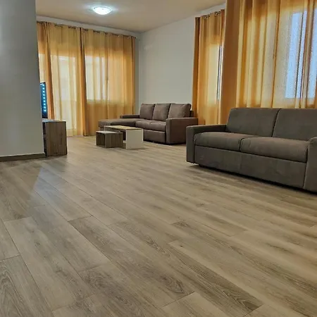 Wagner House Апартаменты Ачиреале