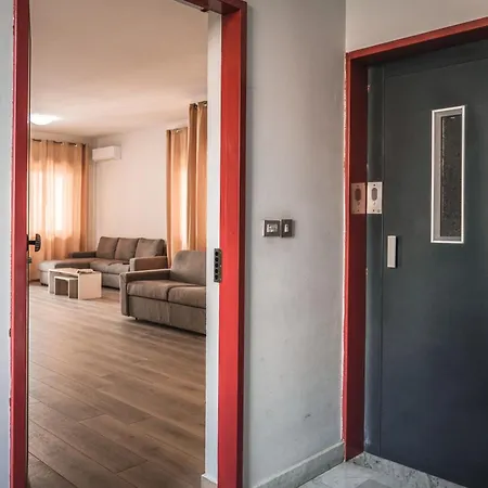 Апартаменты Wagner House Ачиреале